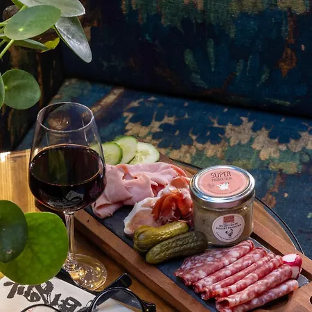 La Conversation Hotel 3*