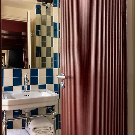 La Conversation Hotel 3*
